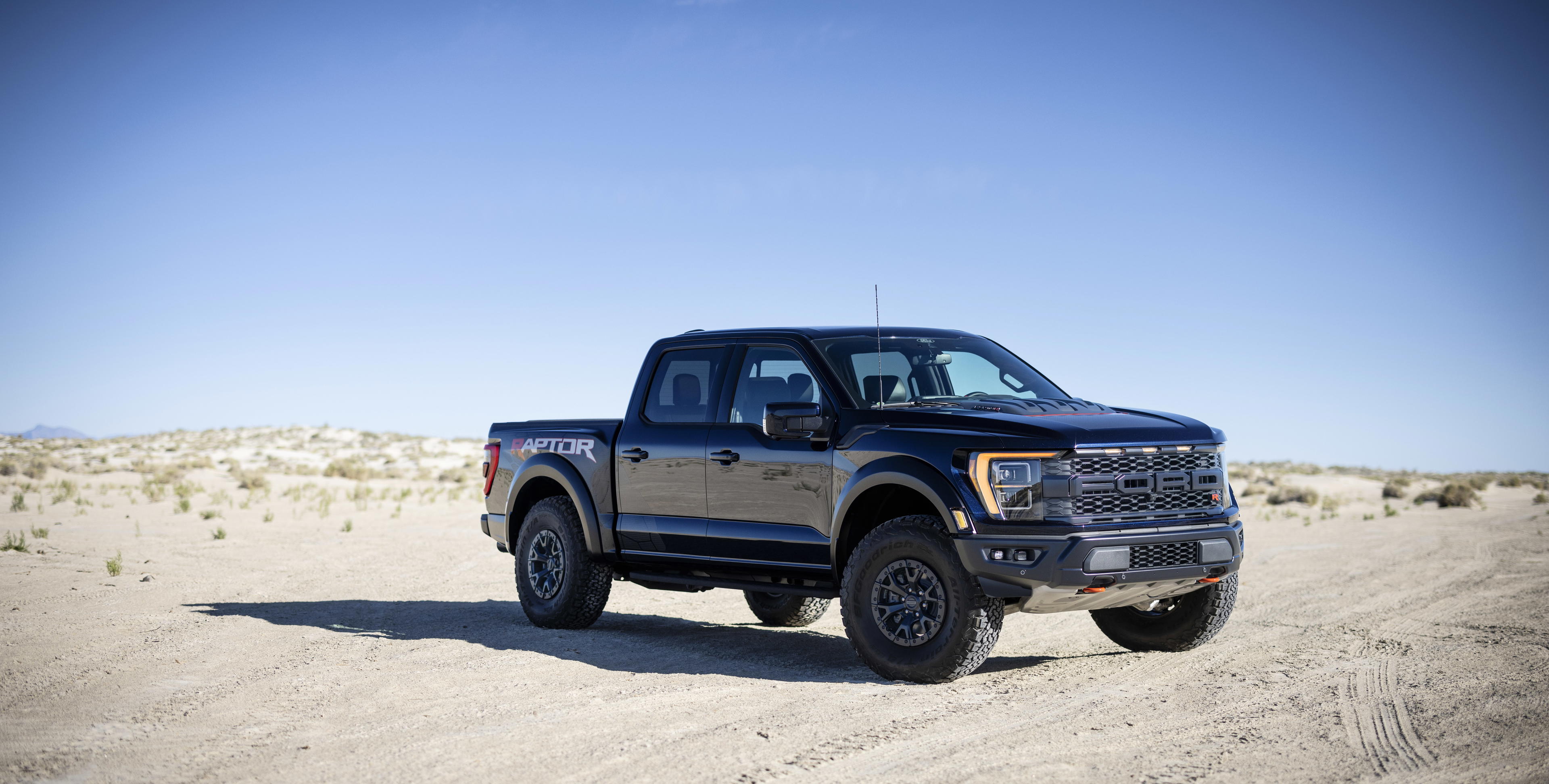 uploads/2023 F-150 Raptor R_exterior_ Antimatter Blue_ 03.jpg